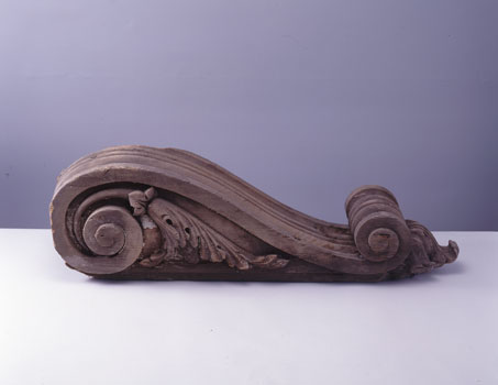 鹿鳴館 軒先飾り（持送り）