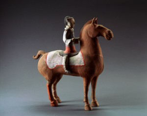 「彩色騎馬俑（さいしききばよう）」 前漢時代　前2世紀 漢陽陵考古陳列館蔵