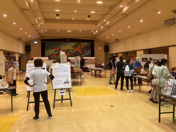 「えどはく移動博物館 in 伊豆大島」の会場風景