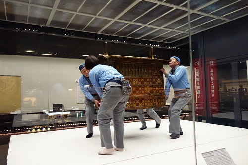 職員日誌_展示替え作業